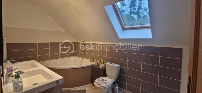 Maison traditionnelle - 142 m² - 7 pièces