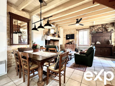 Maison traditionnelle - 81 m² - 6 pièces