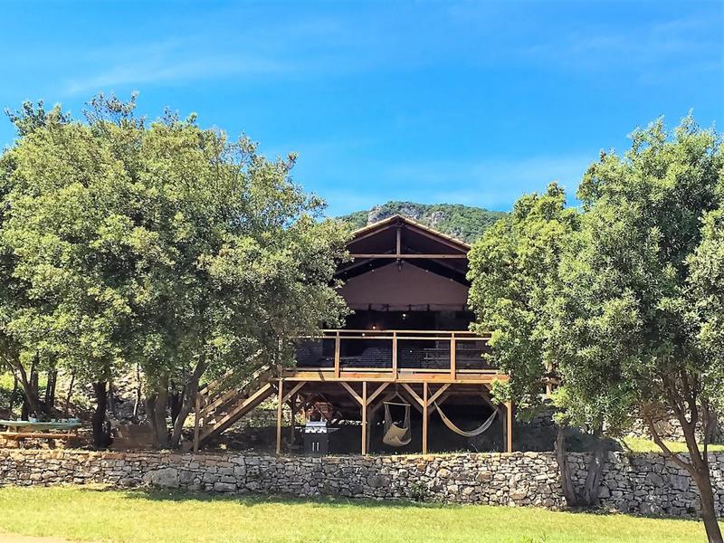 Propriété - 755 m² - 28 pièces