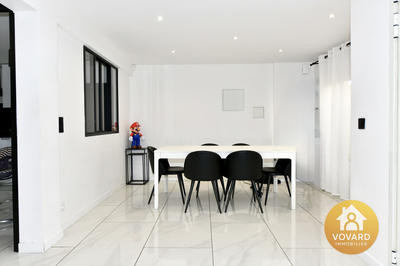 Maison - 156 m² - 9 pièces