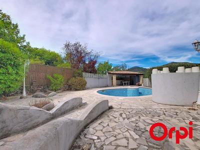 Propriété - 320 m² - 9 pièces