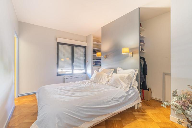 Maison - 271 m² - 8 pièces