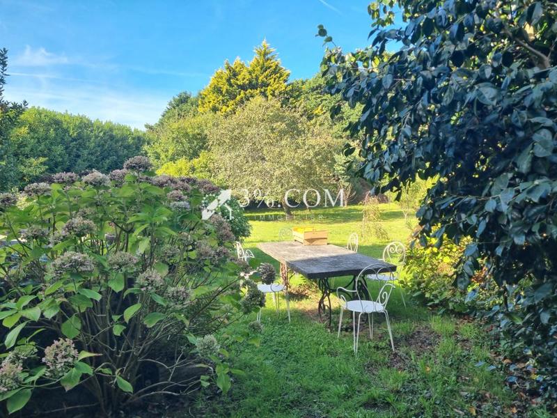 Propriété - 138 m² - 6 pièces