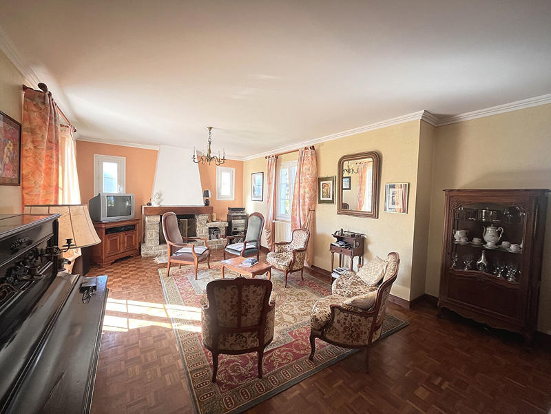 Maison - 152 m² - 7 pièces