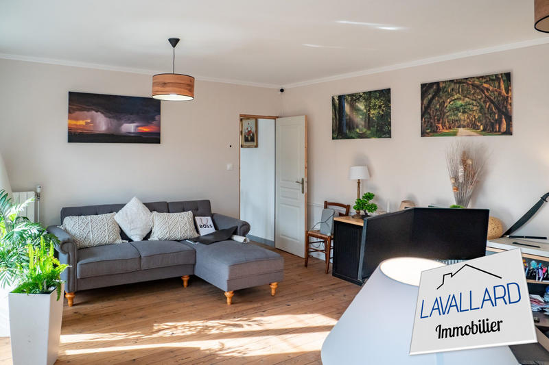 Maison - 205 m² - 9 pièces