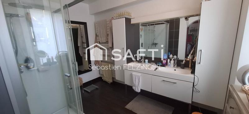 Maison - 230 m² - 7 pièces