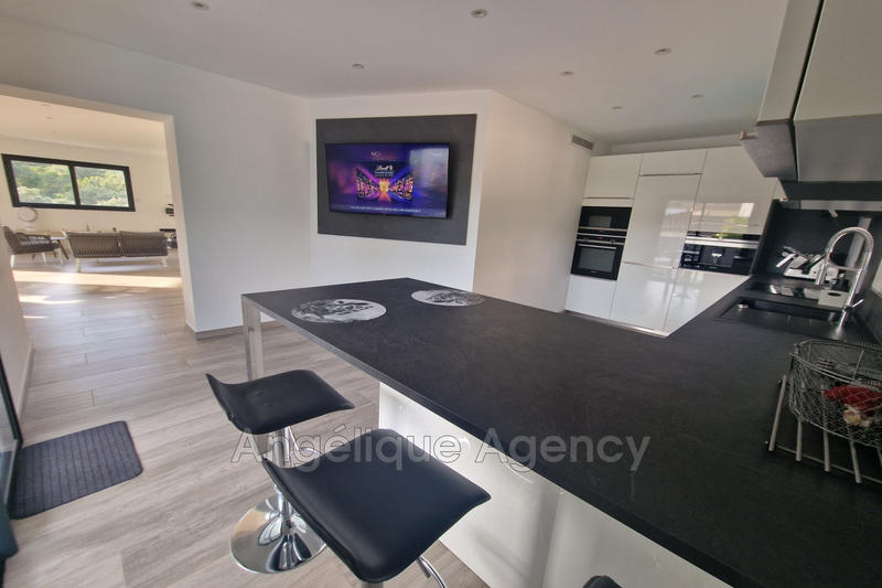 Demeure - 195 m² - 5 pièces