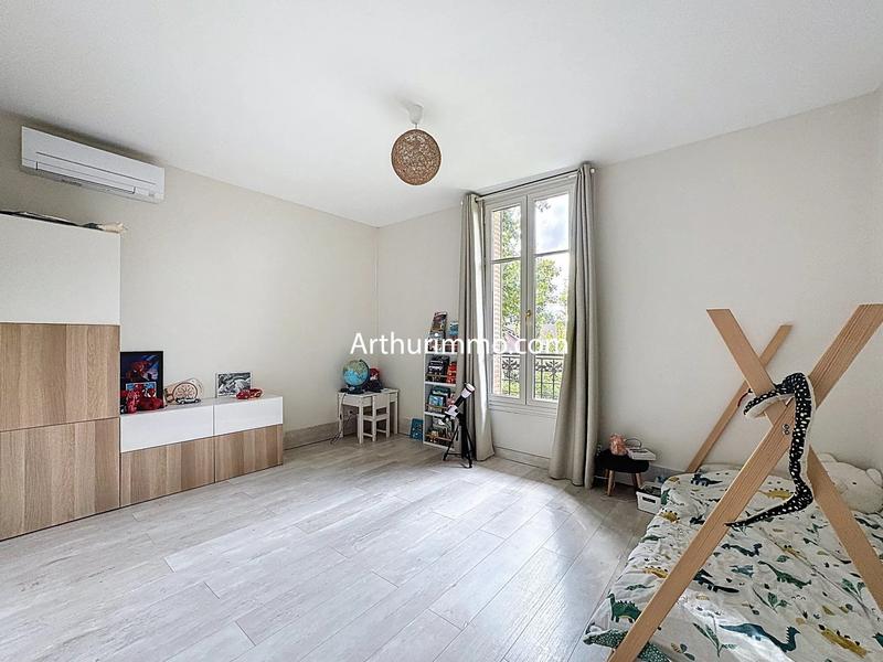 Maison - 280 m² - 10 pièces