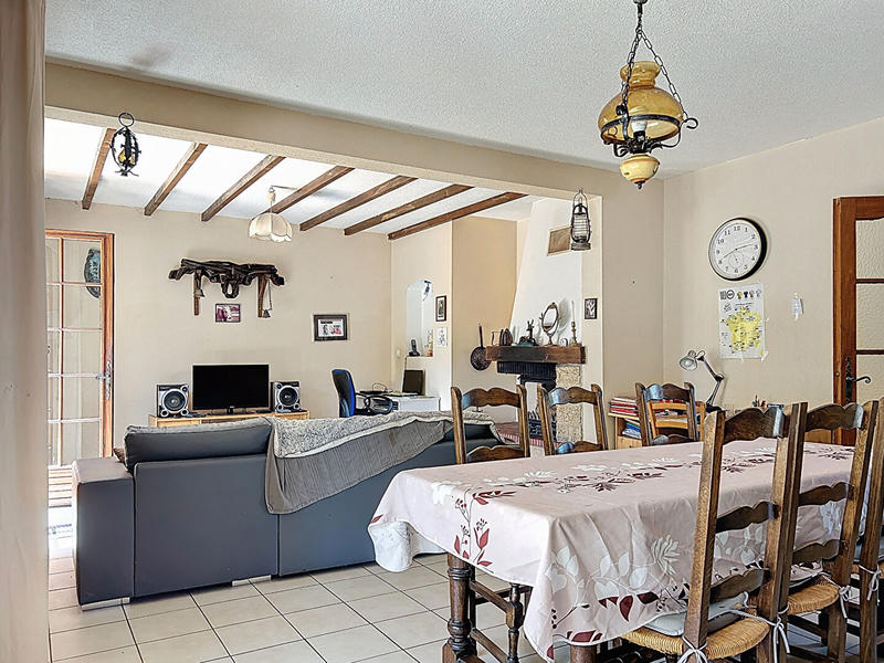 Maison - 227 m² - 7 pièces