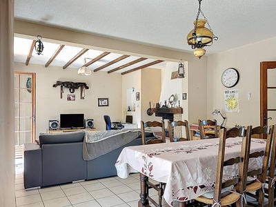 Maison - 227 m² - 7 pièces