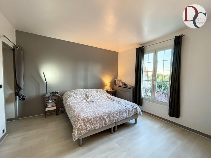 Maison - 185 m² - 9 pièces