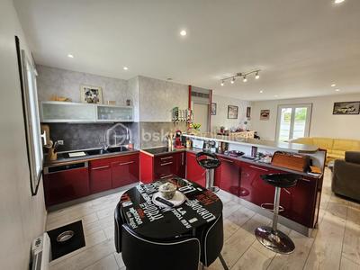 Maison traditionnelle - 105 m² - 5 pièces