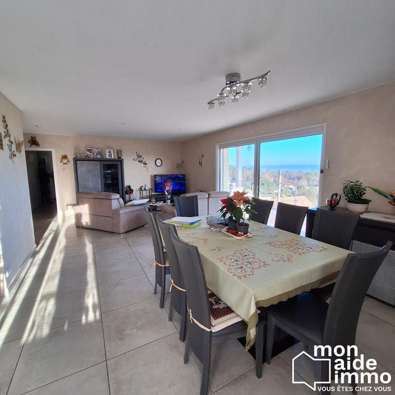 Maison - 235 m² - 7 pièces