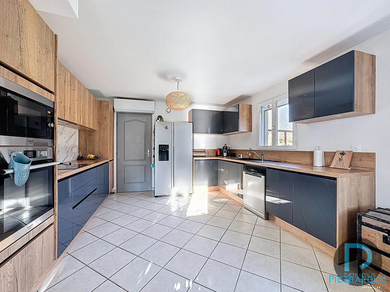 Maison - 145 m² - 6 pièces