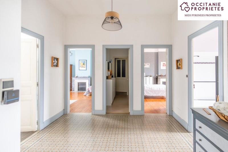 Maison de maîtres - 530 m² - 19 pièces