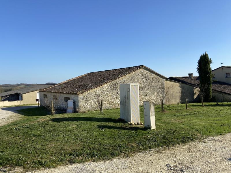 Maison traditionnelle - 352 m² - 23 pièces