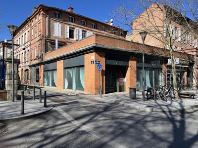 Maison - 240 m² - 8 pièces