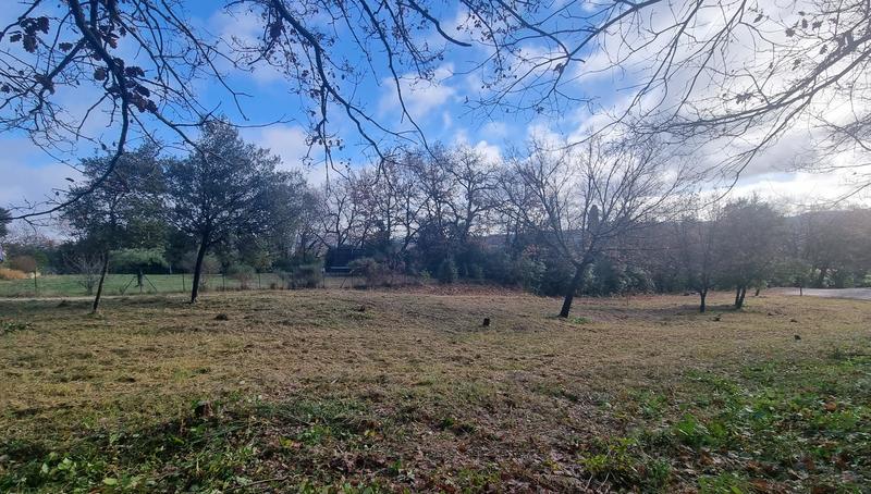 Terrain constructible - 2 150 m²