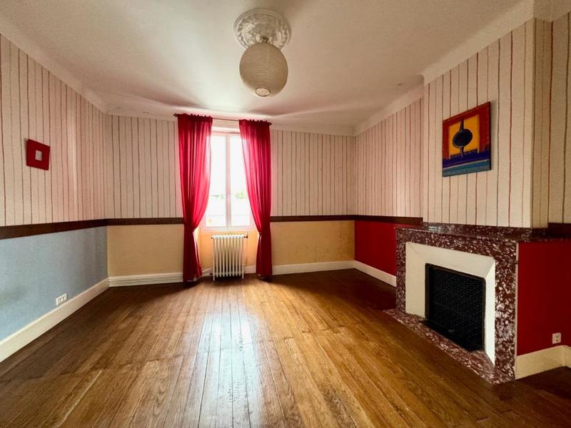 Maison - 217 m² - 9 pièces