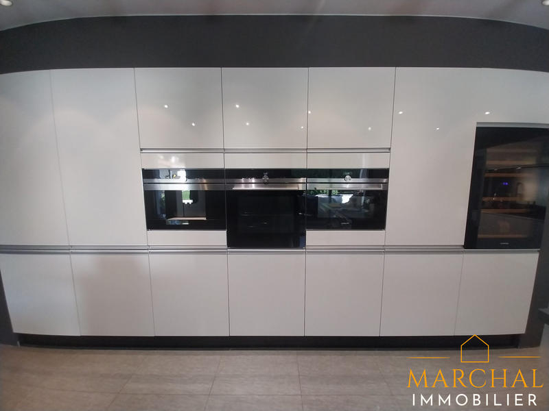 Villa - 251 m² - 8 pièces