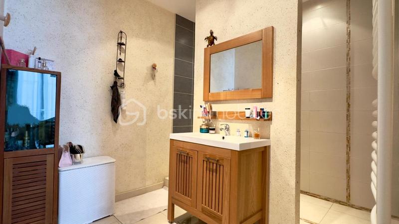 Maison - 239 m² - 6 pièces