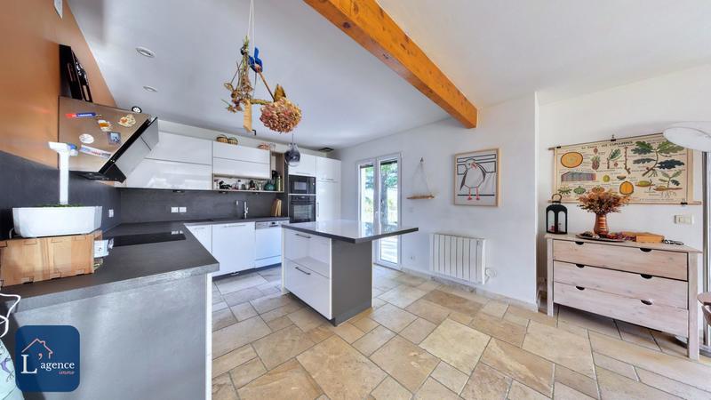 Maison - 224 m² - 5 pièces
