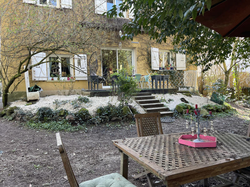 Maison - 198 m² - 9 pièces