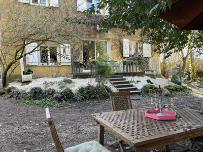 Maison - 198 m² - 9 pièces