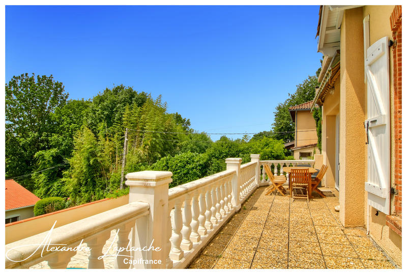 Maison - 177 m² - 7 pièces