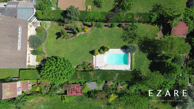 Maison - 360 m² - 11 pièces