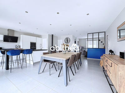 Maison - 108 m² - 5 pièces