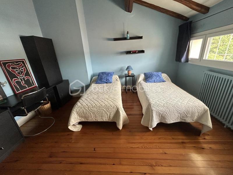 Propriété - 453 m² - 10 pièces