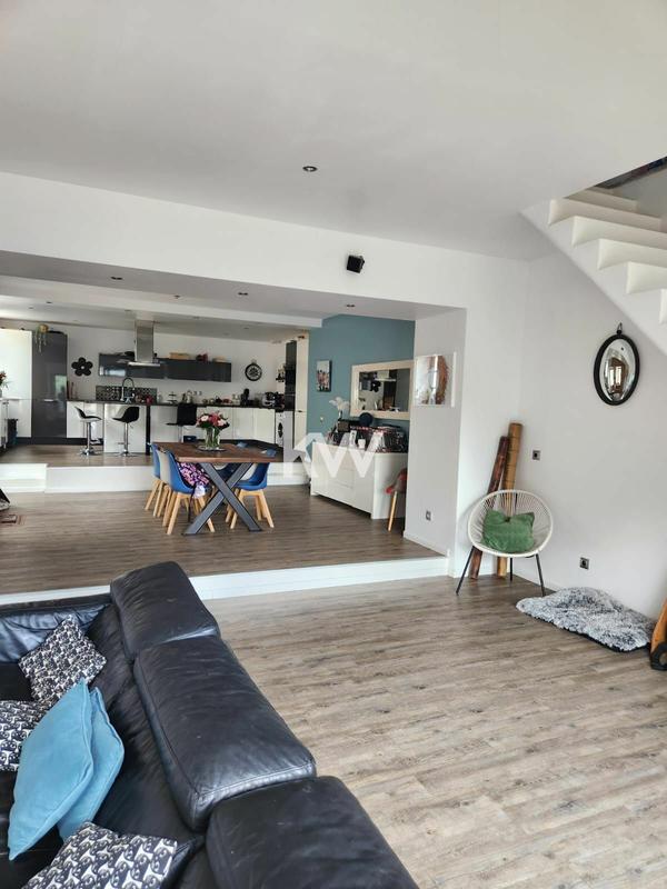 Maison - 175 m² - 6 pièces