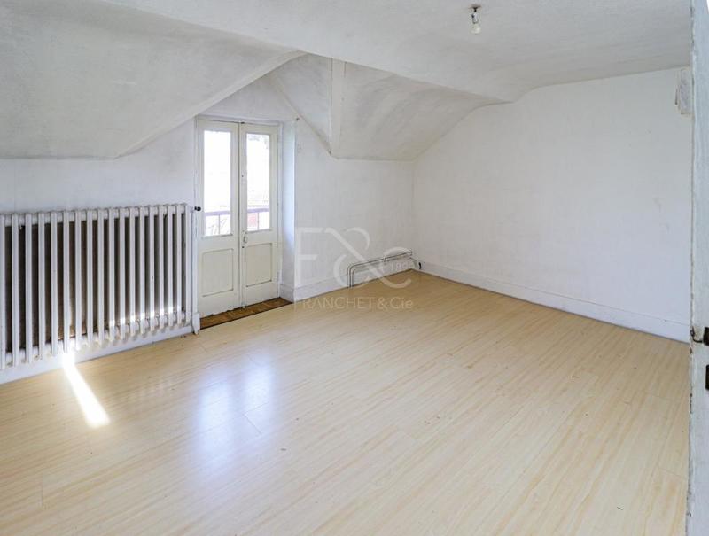 Propriété - 375 m² - 10 pièces