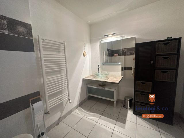 Appartement - 64 m² - 2 pièces