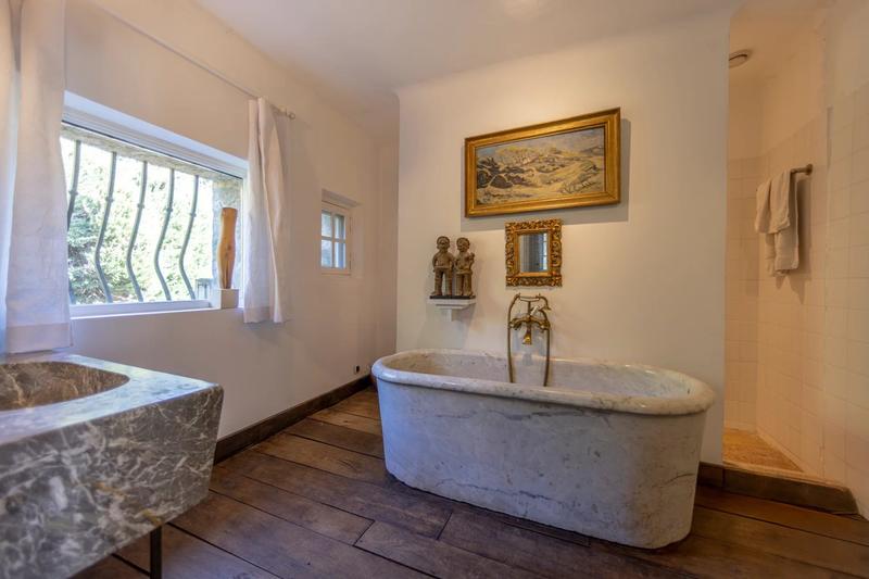 Maison - 252 m² - 7 pièces