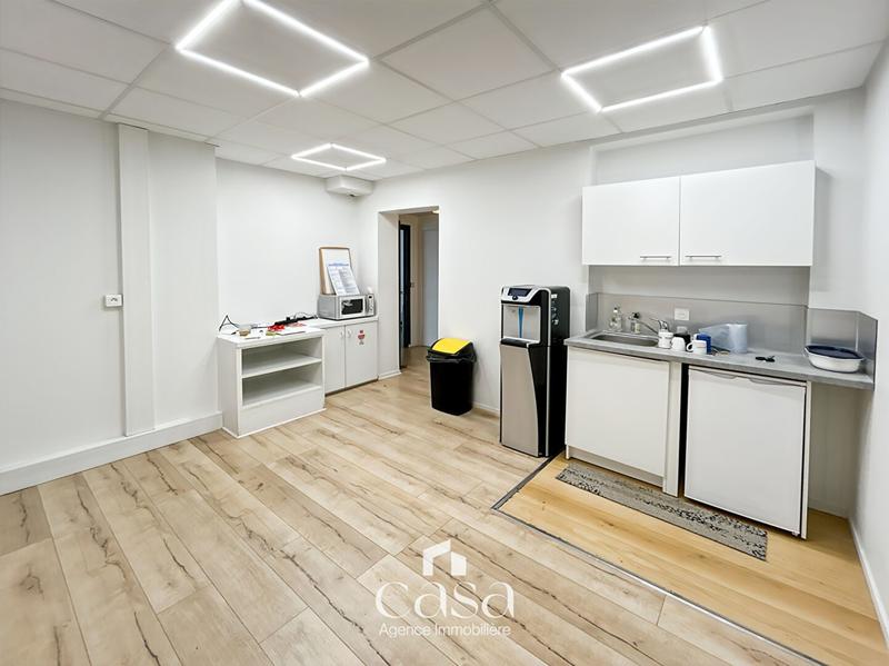 Local commercial - 130 m² - 1 pièce