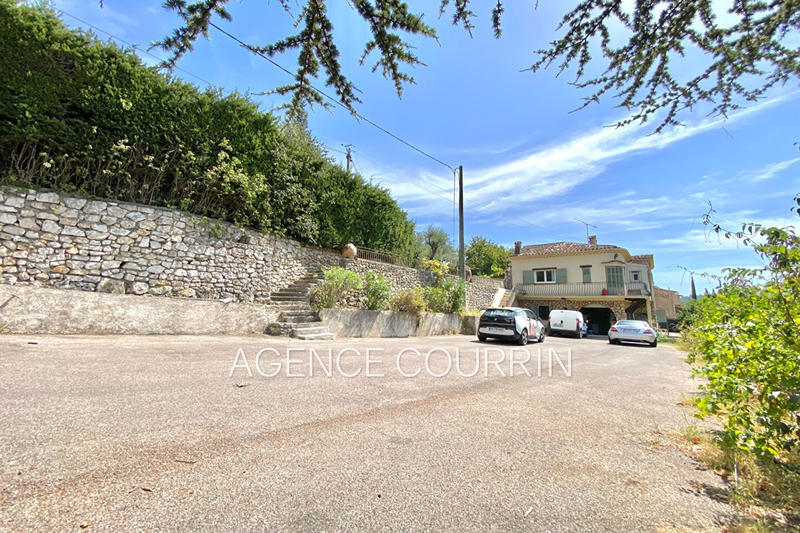 Maison - 194 m² - 6 pièces