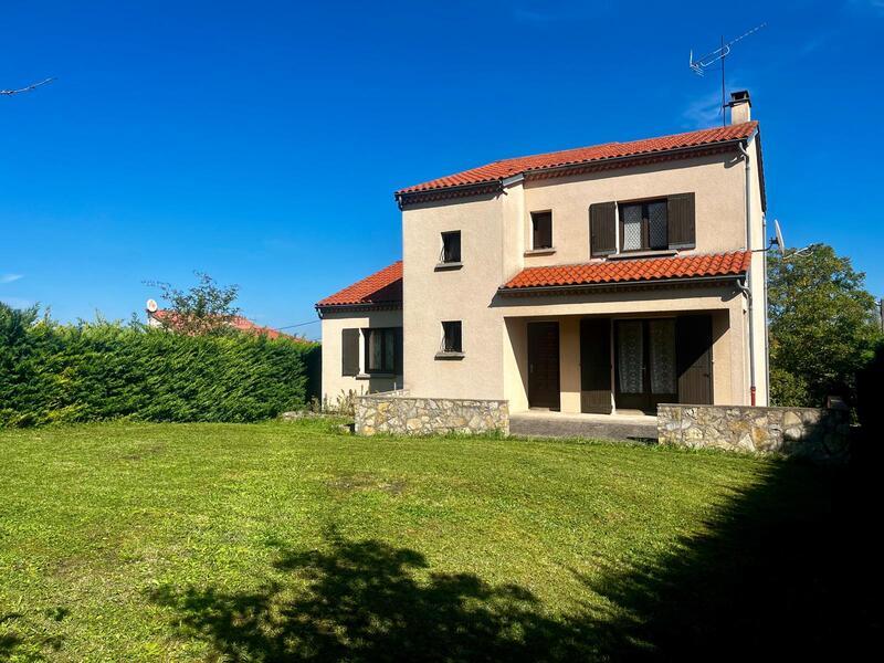 Maison - 1 m² - 6 pièces