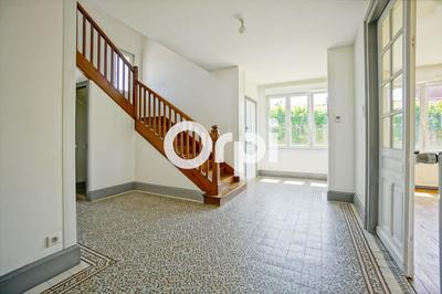 Maison - 318 m² - 7 pièces