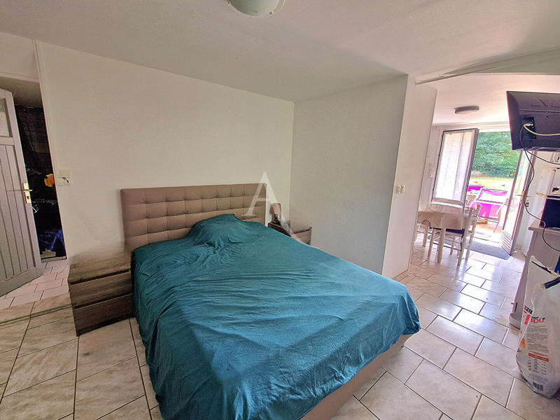 Maison - 258 m² - 9 pièces