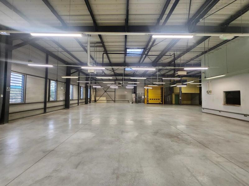 Entrepôt - 616 m²