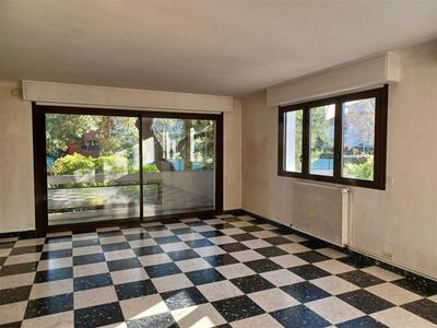 Appartement - 93 m² - 4 pièces