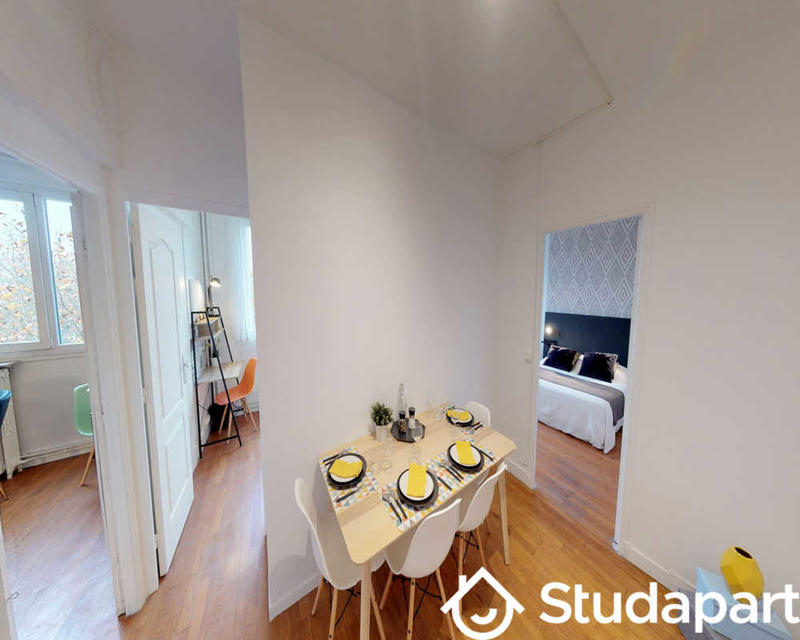 Chambre - 90 m² - 1 pièce