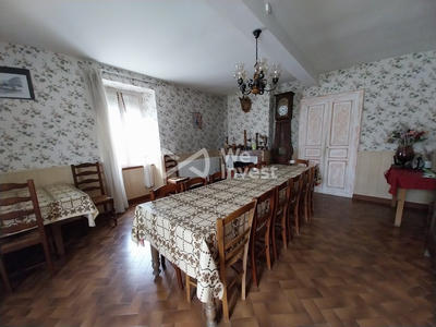 Maison - 180 m² - 6 pièces