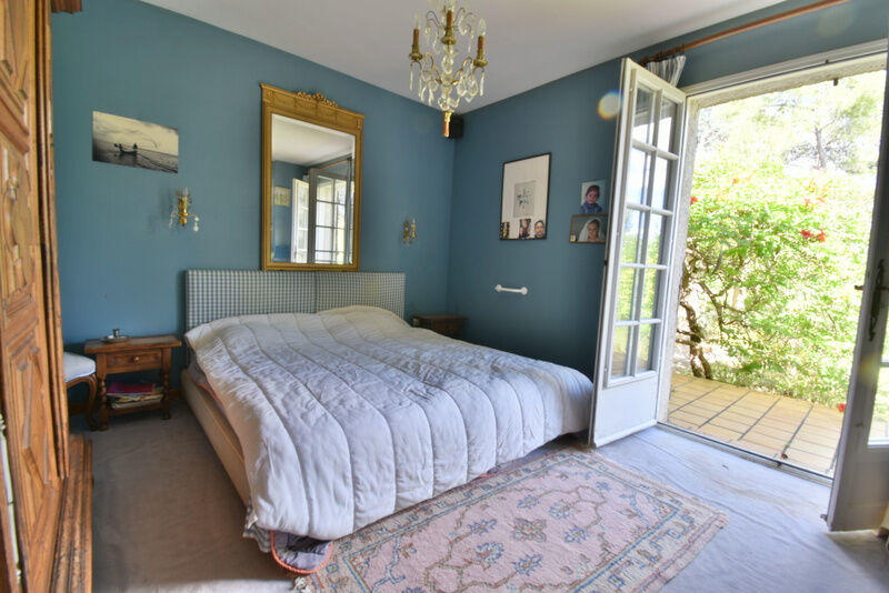 Maison - 234 m² - 8 pièces