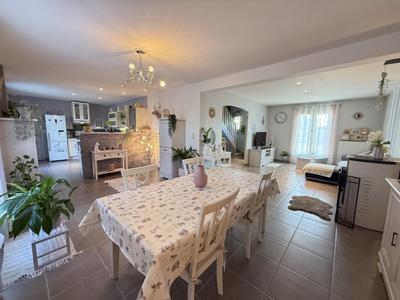 Maison - 141 m² - 6 pièces