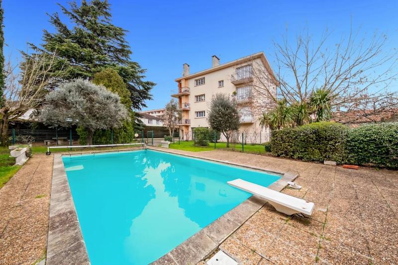 Appartement - 176 m² - 7 pièces