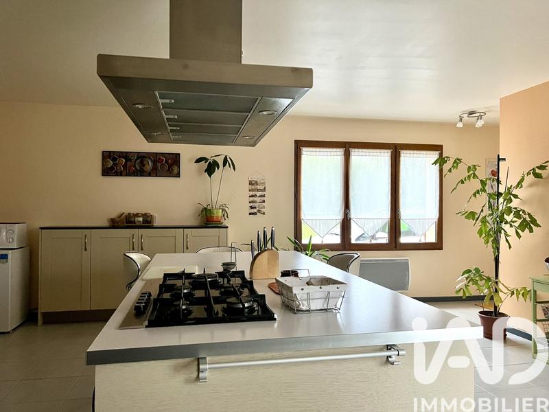 Maison - 280 m² - 6 pièces