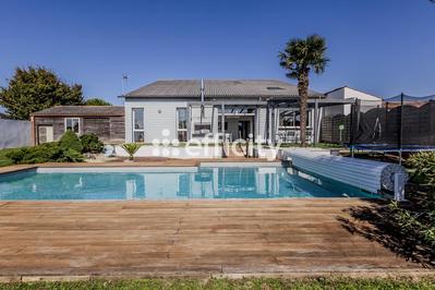 Villa - 260 m² - 9 pièces